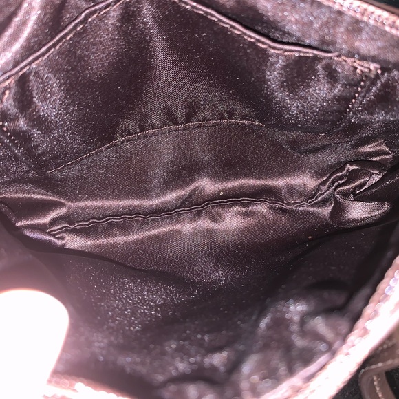 *NWT* Signature Coach Tan/Khaki Wristlet ⭐️👜 - Picture 5 of 7